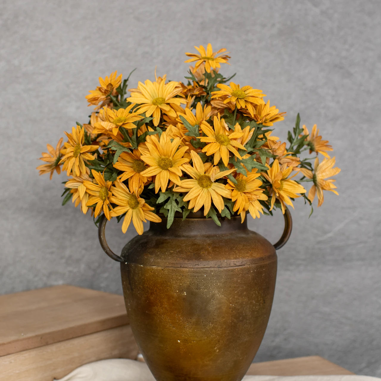 11" Old Gold Daisy Pick