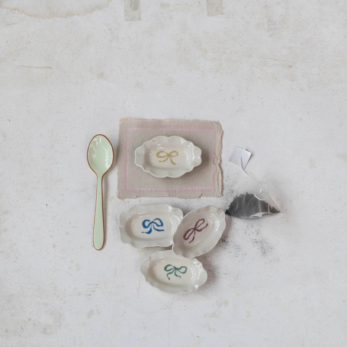 Stoneware Scalloped Dish with Bow