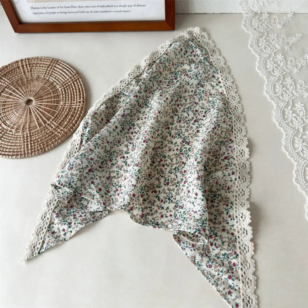 Ditsy Floral Lace Trim Triangle Scarf