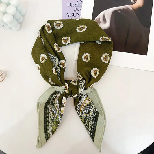 Retro Border Print Square Scarf
