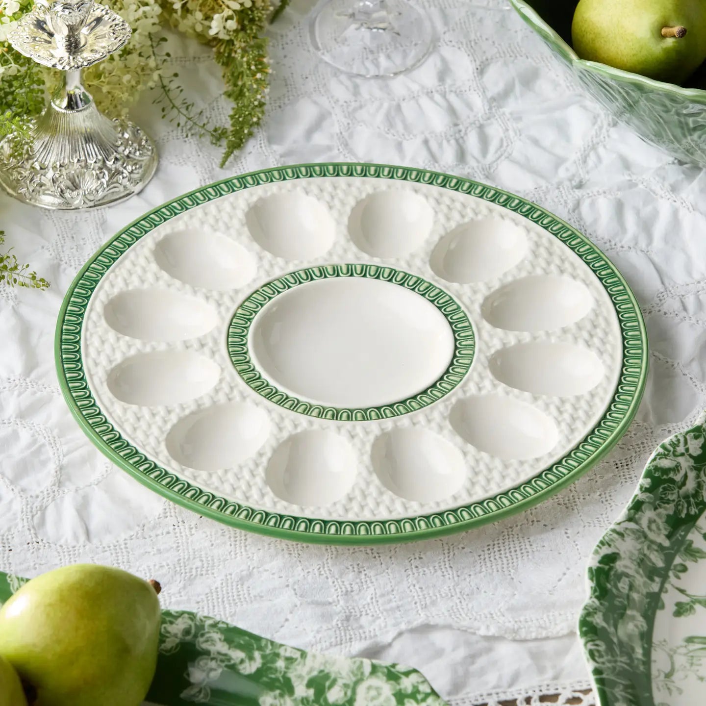 Le Jardin Embossed Rattan Egg Plate