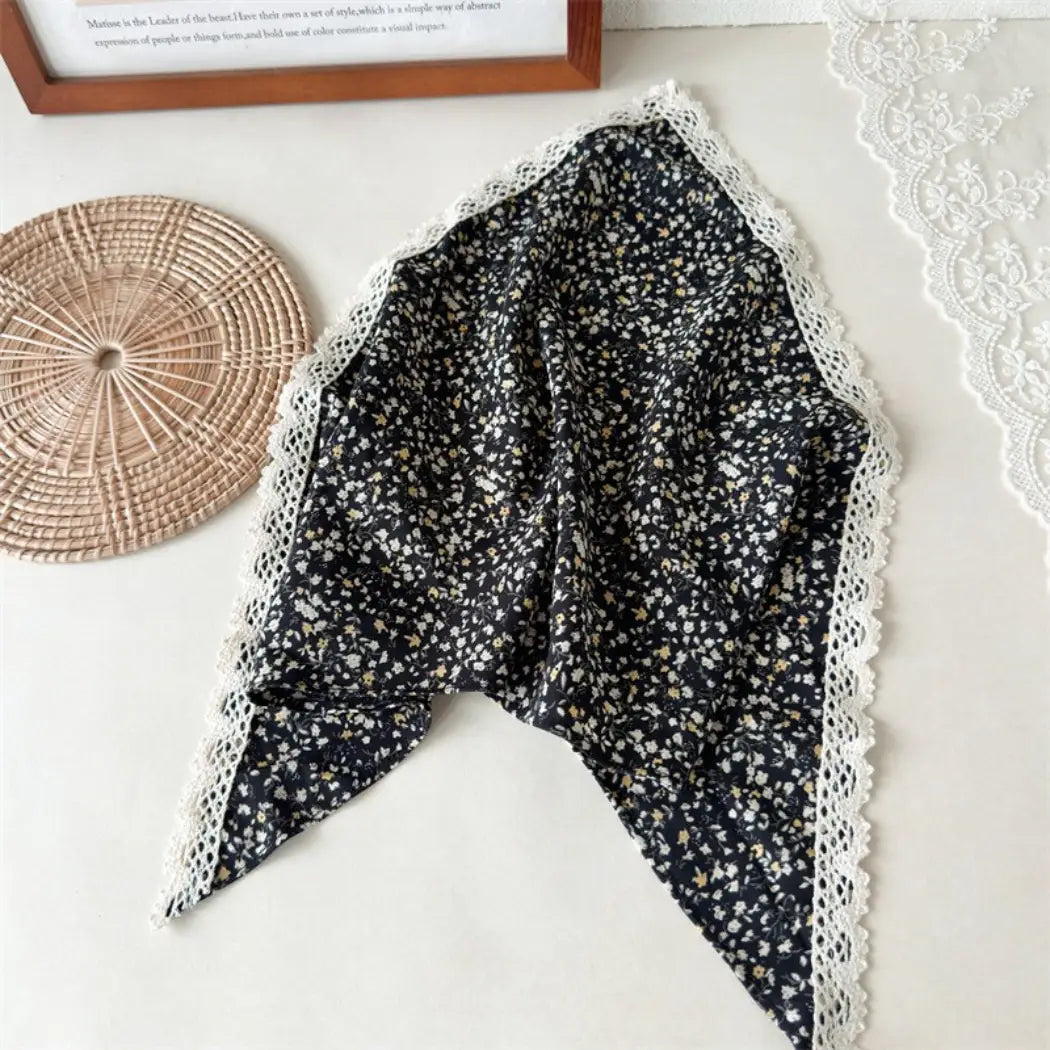 Ditsy Floral Lace Trim Triangle Scarf