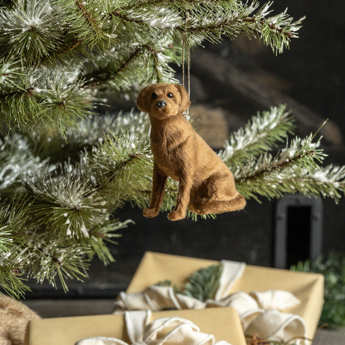 4.75" Sitting Labrador Ornament