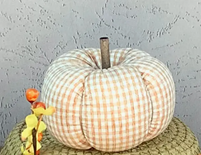 Small Gingham Pumpkin