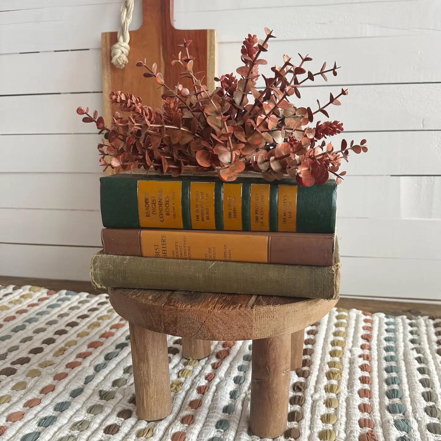 Round Stool Pedestal